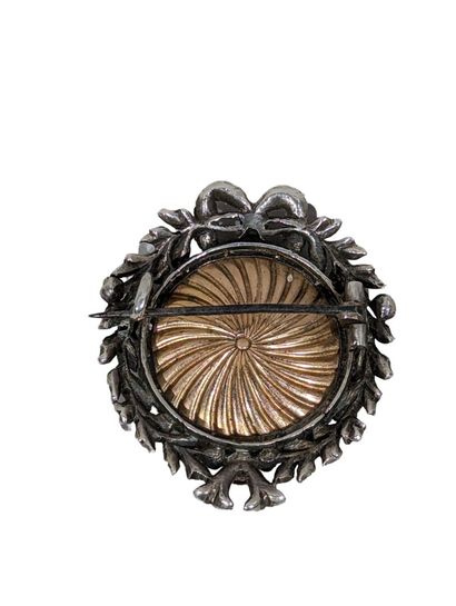 Broche ancienne en argent et vermeil, ornée...