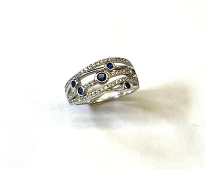 Bague en argent (925/oo) à décor de vagues...
