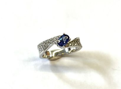 Bague en argent (925/oo) agrémentée d'une...