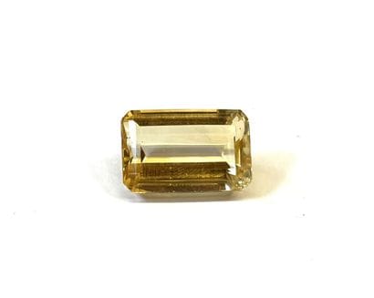 Importante pierre jaune de taille émeraude...