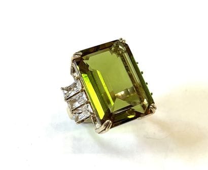 Imposante bague en argent (925/oo) vermeillé...