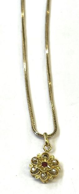 Chaîne en or jaune 18 K (750/oo) à maille...
