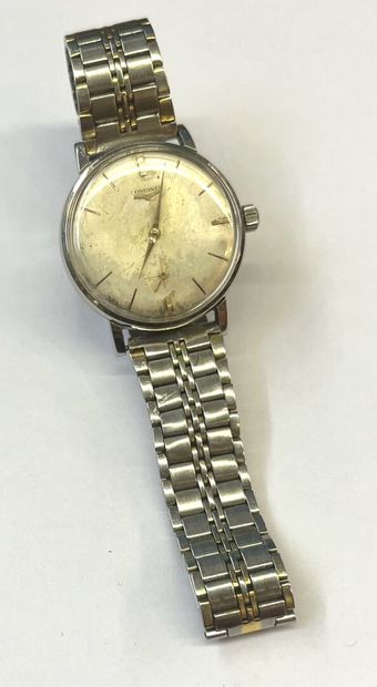 LONGINES
Montre bracelet à boîtier rond en...
