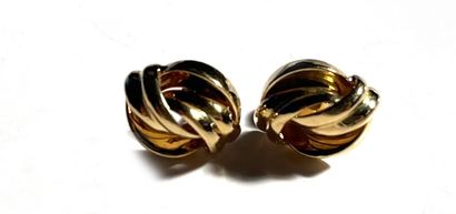 Paire de boucles d'oreilles en or jaune 18...