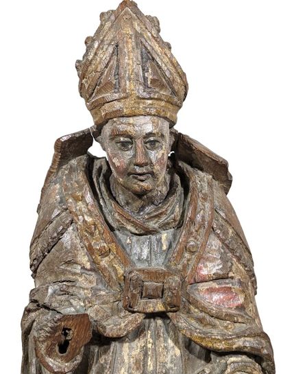 Saint Évêque en bois patiné polychrome et...