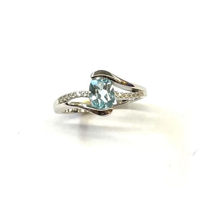 Bague en argent 925/oo, les branches ornées...