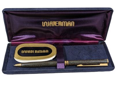 WATERMAN
Style bille en métal doré et laqué...