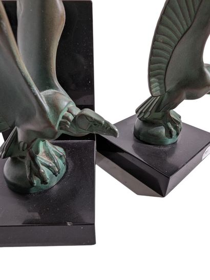 Max LE VERRIER (1891-1973). 
Paire de Serre-livres...