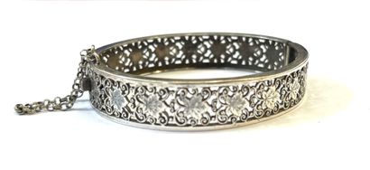 BRACELET manchette rigide en argent à décor...