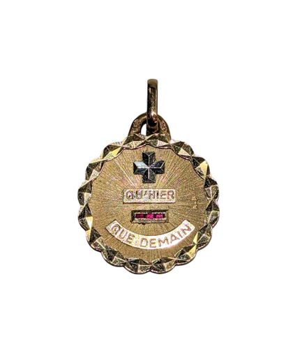 Médaille d'Amour «Plus qu'hier, moins que...