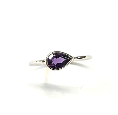 Bague en or blanc 14 K (375/oo) agrémentée...