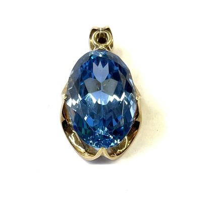 Imposant pendentif en or jaune 14 K (585/oo),...