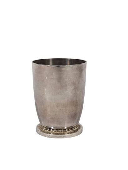 Jean DESPRES (1889 - 1980)
Timbale en métal...