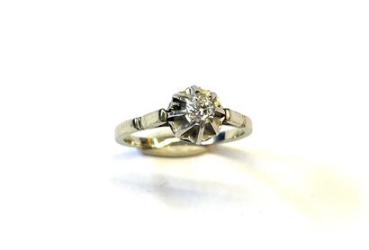 BAGUE en or gris et platine 18K (750/°°)...