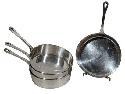 RESTAURANT LASSERRE
Suite de quatre casseroles...