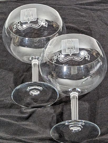 LA TOUR D'ARGENT
Paire de verres à bourgogne...