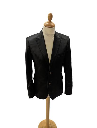 Lot comprenant : 
- HUGO BOSS, Costume d'homme...