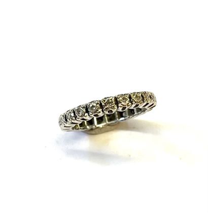 ALLIANCE américaine en or gris 18k (750/°°)...