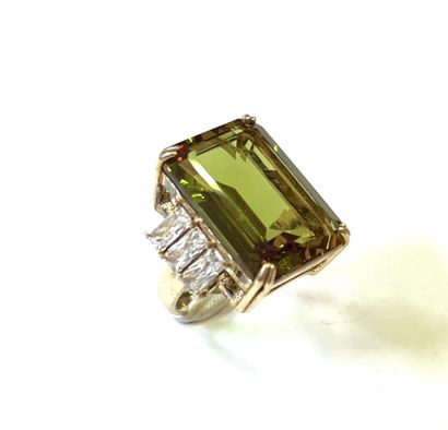 Imposante bague en argent (925/oo) vermeillé...