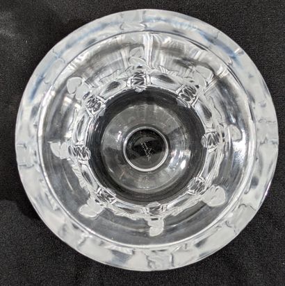 LALIQUE France,
Coupe sur piédouche en cristal...