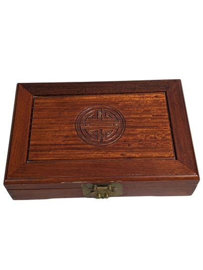 COFFRET à bijoux en bois à décor du symbole...