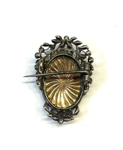 BROCHE en argent et éléments en or rose 18k...