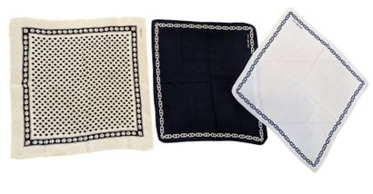 CHANEL ET CELINE
Réunion de trois petits...