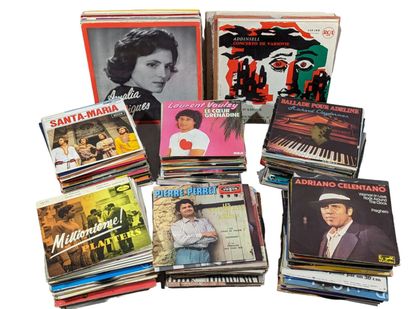 Lot de vinyles 78 et 45 tours dont DALIDA,...