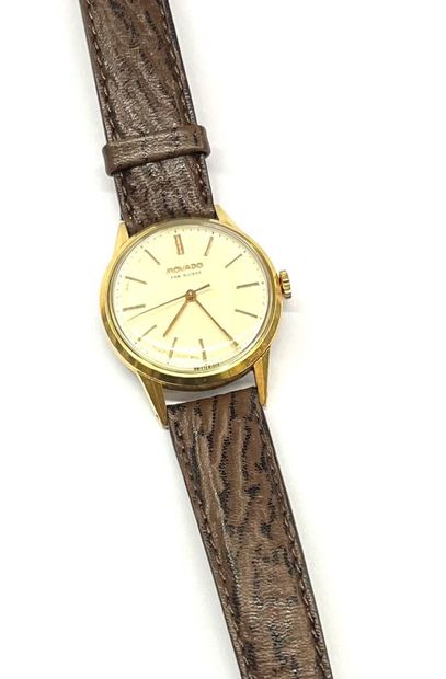 MOVADO
Montre bracelet à boîtier rond en...