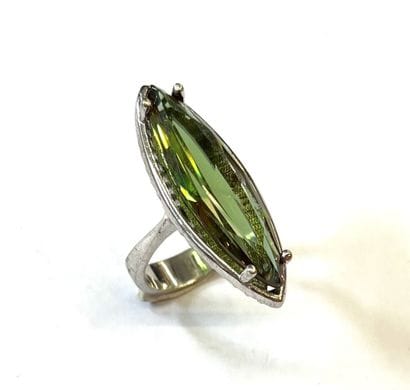 Imposante bague Navette en argent (925/oo)...