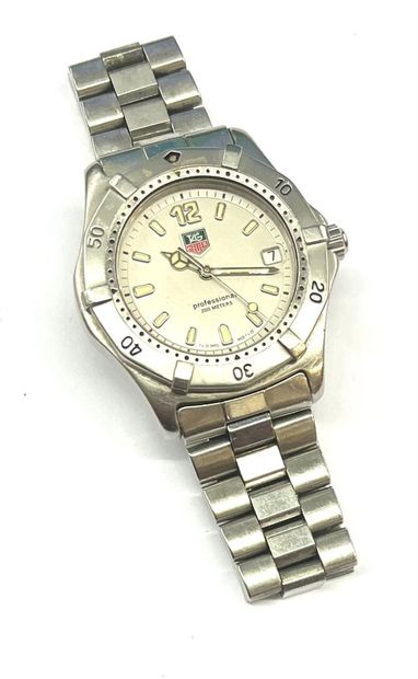 TAG HEUER Professional réf.WK1111-0.
 Montre...