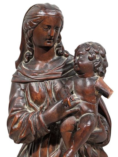 Vierge à l'Enfant en acajou sculpté
Époque...
