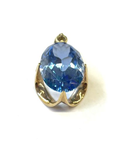 Imposant pendentif en or jaune 14 K (585/oo),...