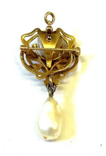 LALIQUE (dans le goût de)
PENDENTIF BROCHE...
