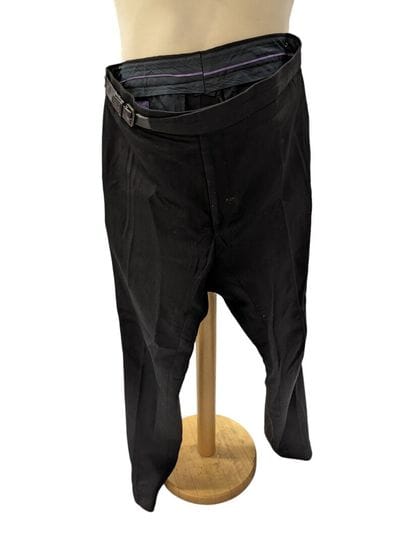 Lot comprenant : 
- HUGO BOSS, Costume d'homme...