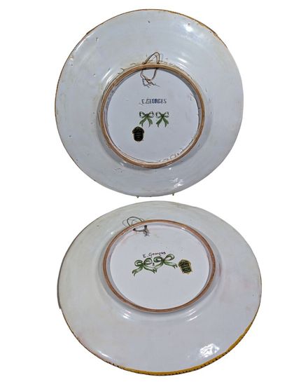 E. GEORGES à Nevers
Paire de plats en faïence...