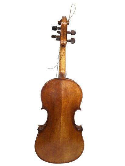 Violon en épicéa, fond à double partie en...