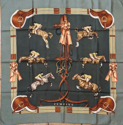 HERMES Paris
Carré en twill de soie modèle...