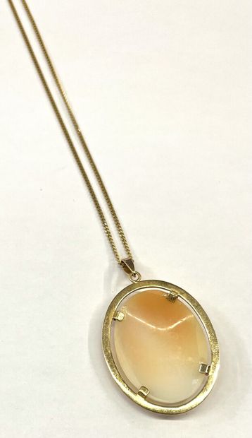 Chaîne en or jaune 18 K (750/oo) à mailles...