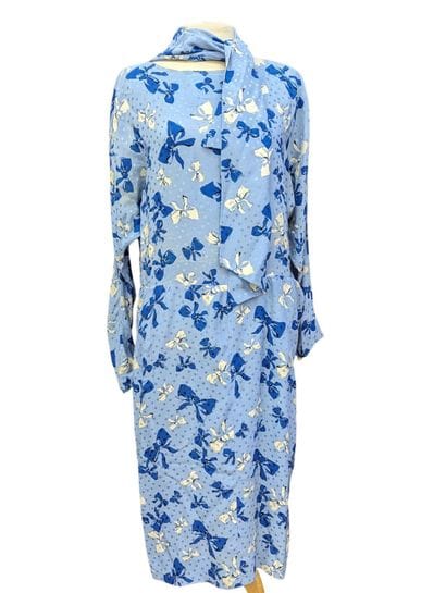 YVES SAINT LAURENT Rive gauche
Robe en soie...