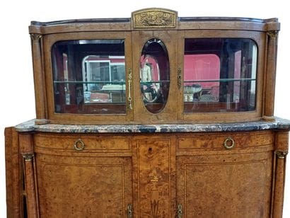 Buffet deux corps en placage de bois de loupe...
