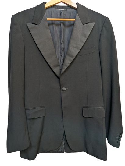 Réunion de trois vestes blazers pour homme...