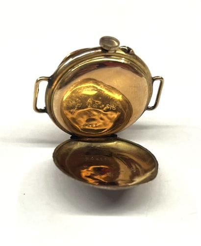 BOITIER de montre en trois or 18k (750/°°)...