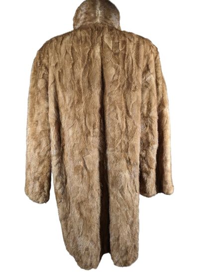 VESTE 3/4 en vison clair 
Taille 42/44