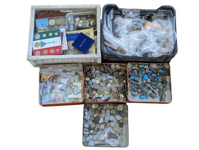 Importante collection de pièces de monnaies...