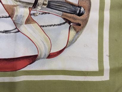 HERMES Paris
Carré en twill de soie modèle...