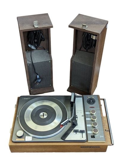 THOMSON DUCRETET modèle RC 491
Platine tourne-disque...