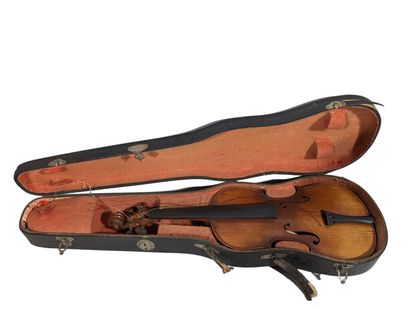 Violon en épicéa, fond à double partie en...