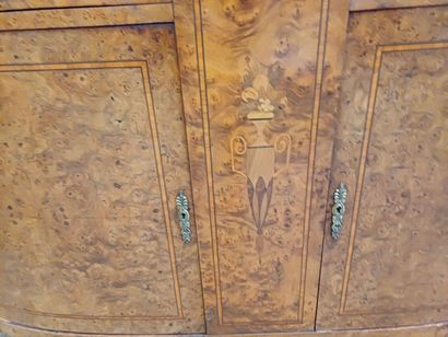 Buffet deux corps en placage de bois de loupe...