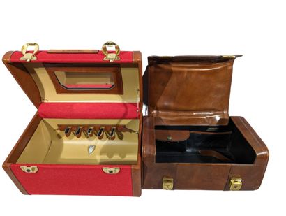 Lot de vanity comprenant : 
- LANCEL, Vanity...